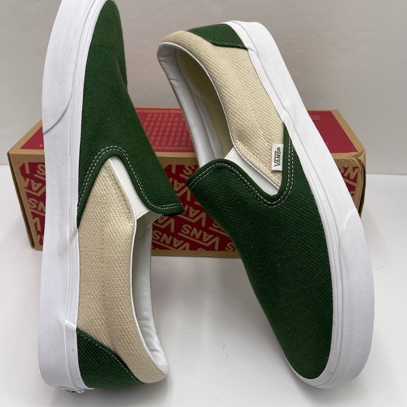 Vans Men’s Classic Slip-On
Twill Turtledove/Green
VN0A5JLXCOB Sneakers - Picture 8 of 16